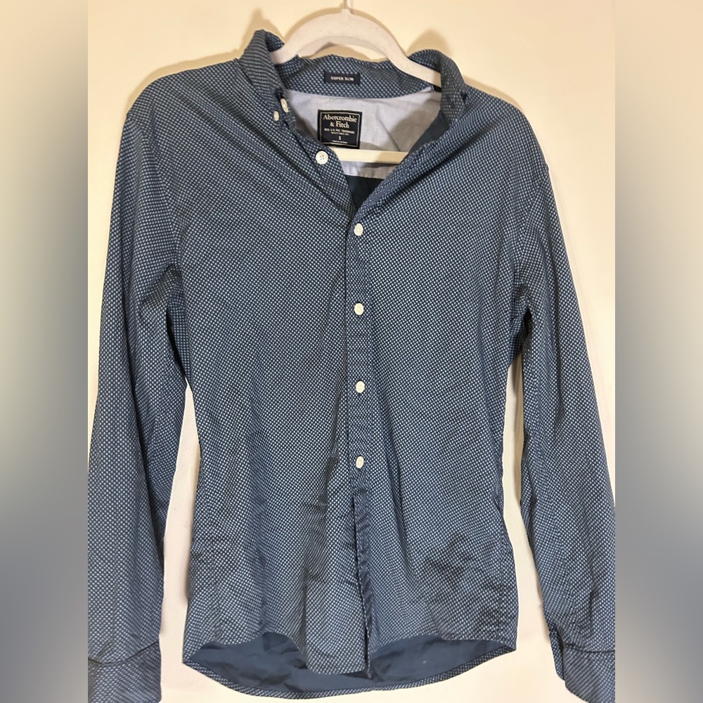 Sharp Shirt to wear with jeans, khakis or pants.